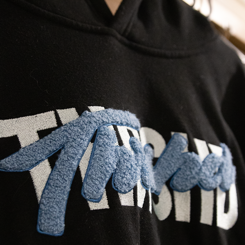 THRSHD EMBROIDERY OVERSIZED HOODIE